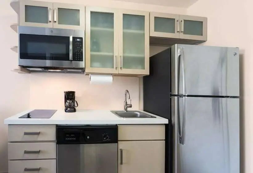 スタンダードスタジオ, Candlewood Suites Miami Intl Airport   36th St, An Ihg