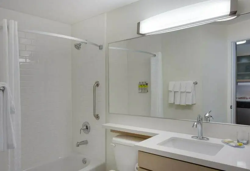 スタンダードスタジオ, Candlewood Suites Miami Intl Airport   36th St, An Ihg
