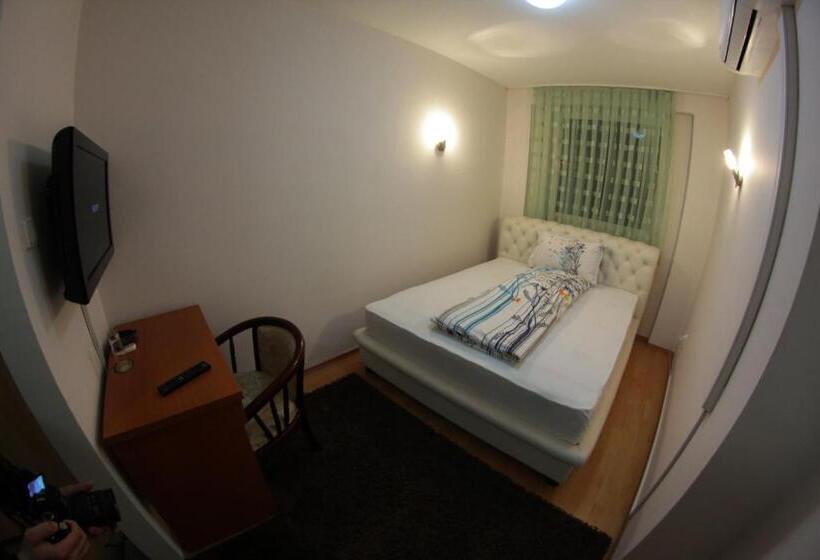 اتاق استاندارد یک نفره, Fontana