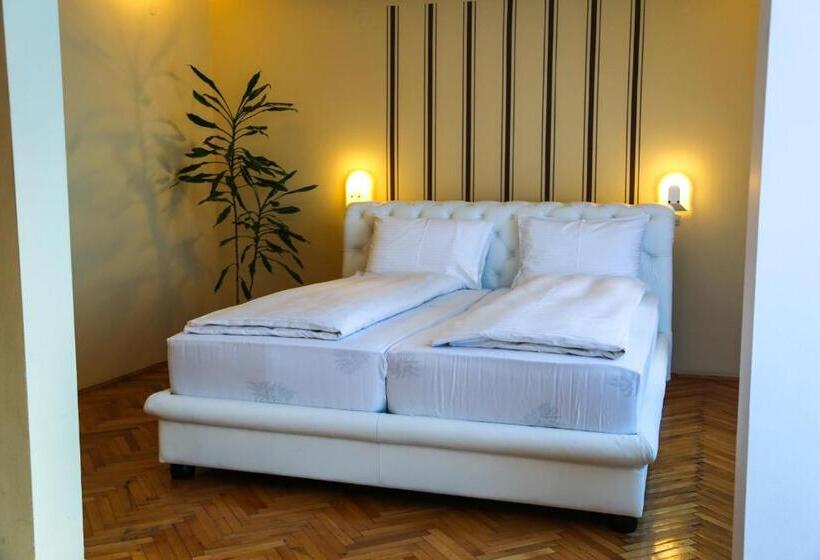 اتاق استاندارد, Fontana