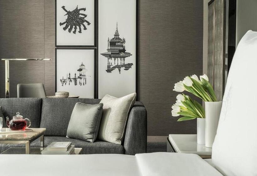 Номер Клуб Кровать Кинг, Four Seasons Hotel Kuala Lumpur