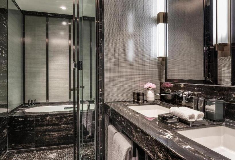 Апартаменты Deluxe 1 Спальня, Four Seasons Hotel Kuala Lumpur