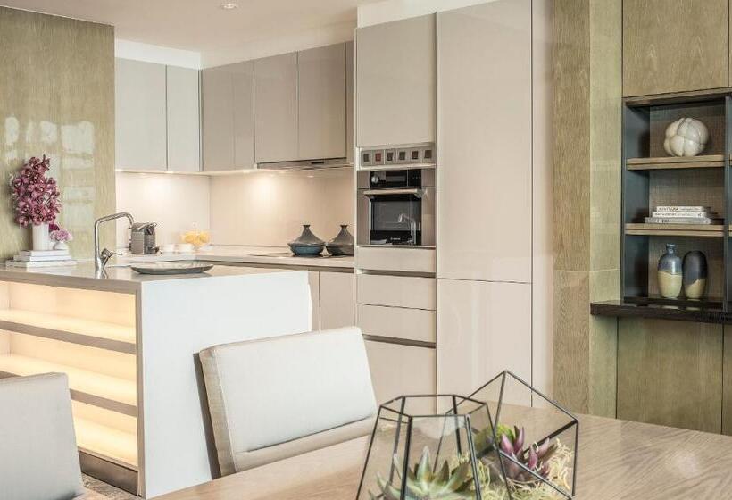 Апартаменты Deluxe 1 Спальня, Four Seasons Hotel Kuala Lumpur