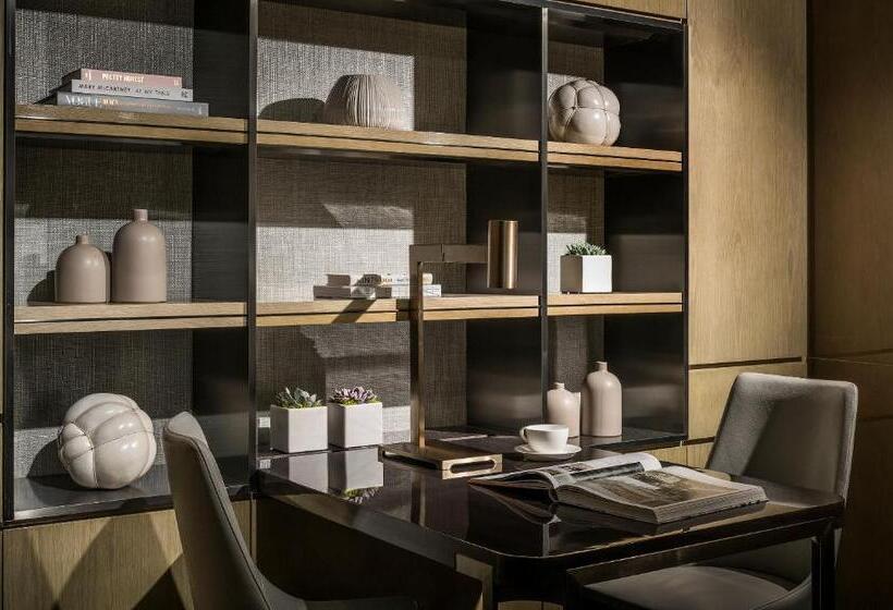 Апартаменты Deluxe 2 Спальни, Four Seasons Hotel Kuala Lumpur