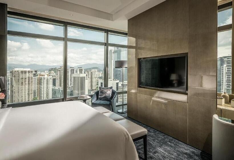 Апартаменты Deluxe 2 Спальни, Four Seasons Hotel Kuala Lumpur