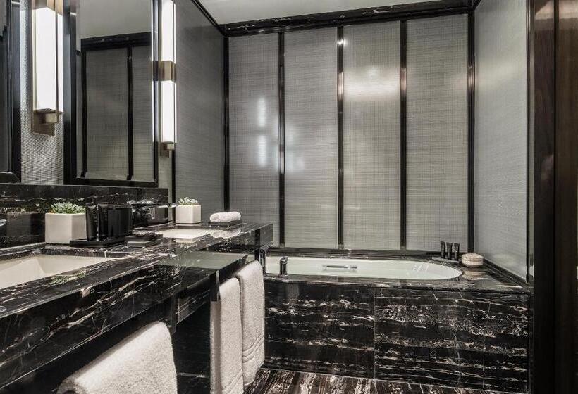 Апартаменты Premium 2 Спальни, Four Seasons Hotel Kuala Lumpur