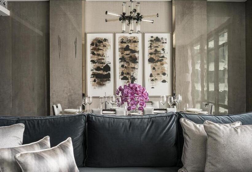 Люкс Кровать Кинг, Four Seasons Hotel Kuala Lumpur