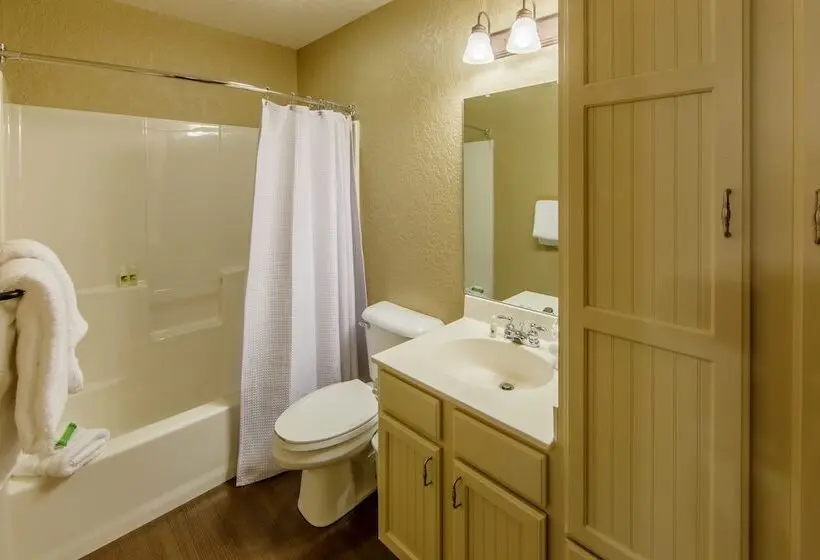 スタンダードルーム, Holiday Inn Club Vacations Oak N Spruce Resort In The Berkshires An Ihg