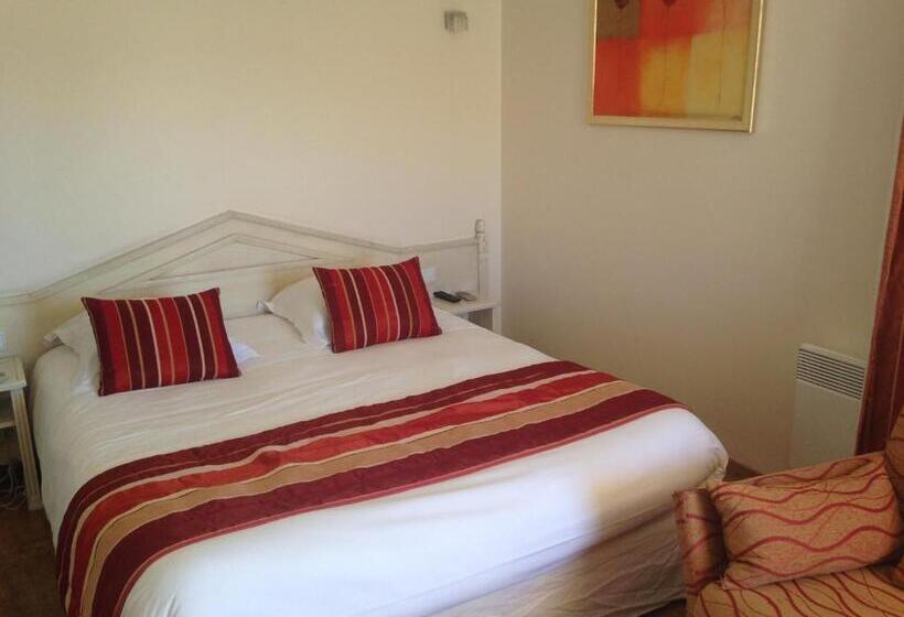 اتاق استاندارد با چشم‌انداز دریا, Hôtel Méditerranée