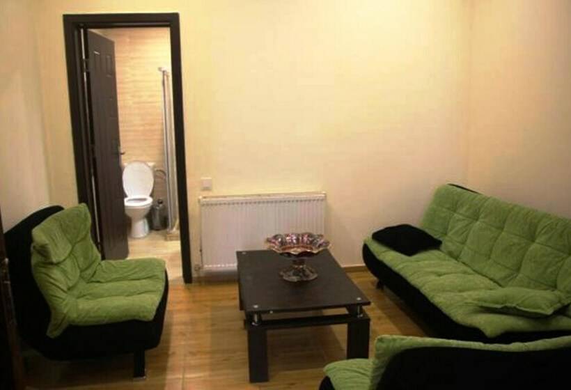 Family Suite, Irise