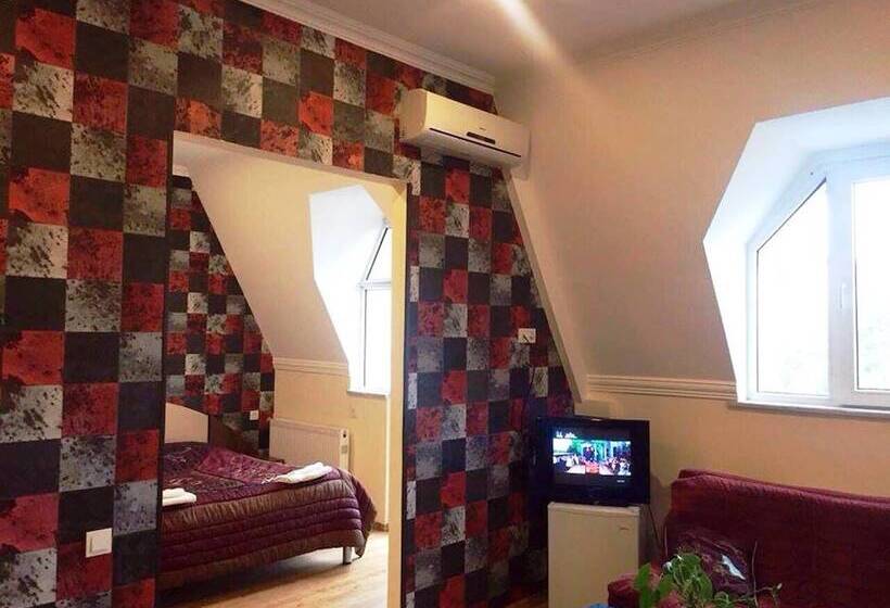 Family Suite, Irise