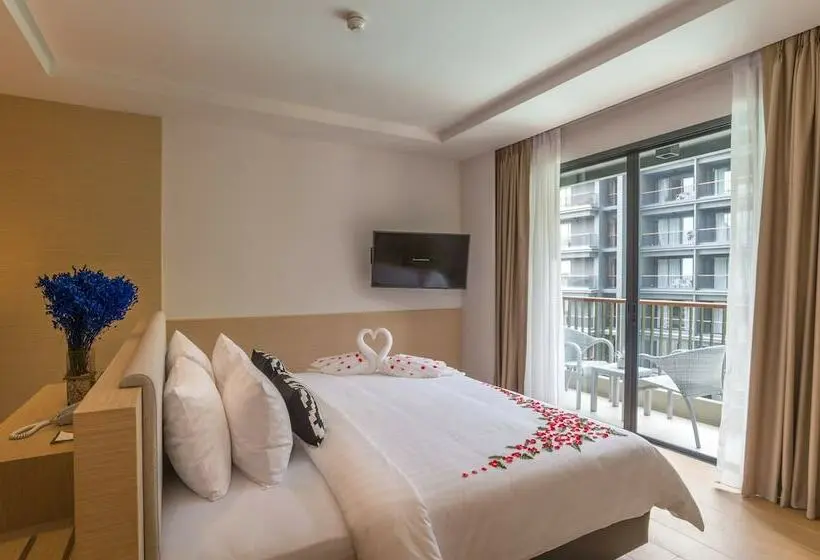 اتاق لوکس با چشم‌انداز استخر, Panan Krabi Resort