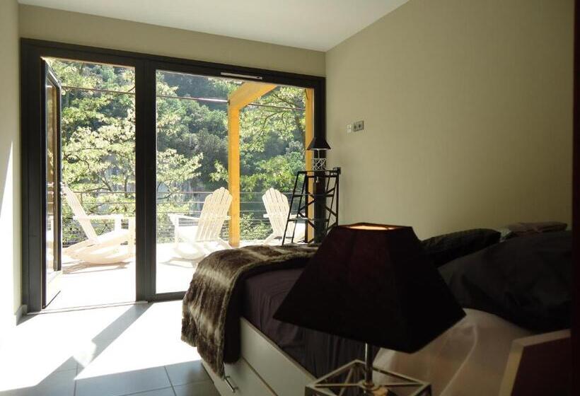 스탠다드 룸 강 전망, Prehistoric Lodge   Adult Only