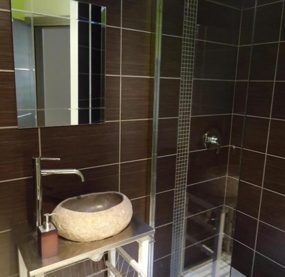 스탠다드 룸 강 전망, Prehistoric Lodge   Adult Only