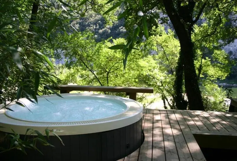 Deluxe room with river view, Prehistoric Lodge   Adult Only