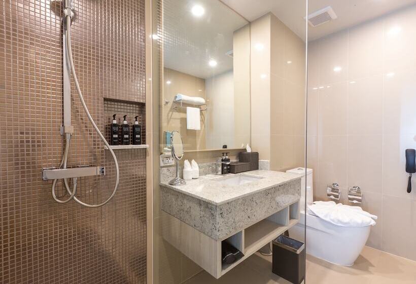 חדר דלוקס לשלושה, X10 Khaolak Resort