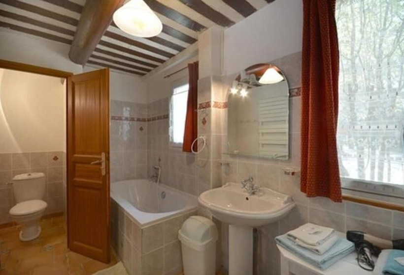 חדר סטנדרט לשלושה, Le Moulin D Antelon