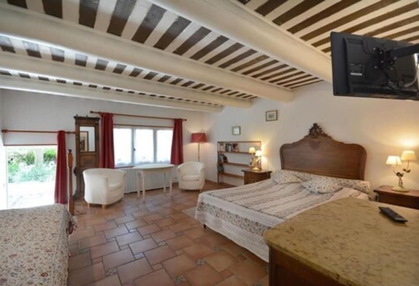 חדר סטנדרט לשלושה, Le Moulin D Antelon