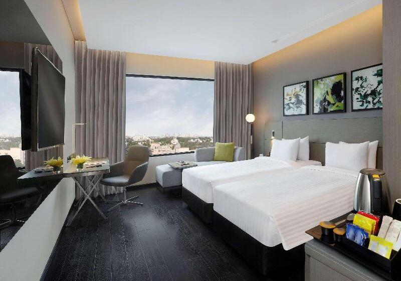 Номер Премиум Вид на Город, Novotel Chennai Chamiers Road