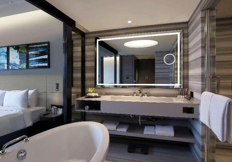 Люкс Executive Кровать Кинг, Novotel Chennai Chamiers Road