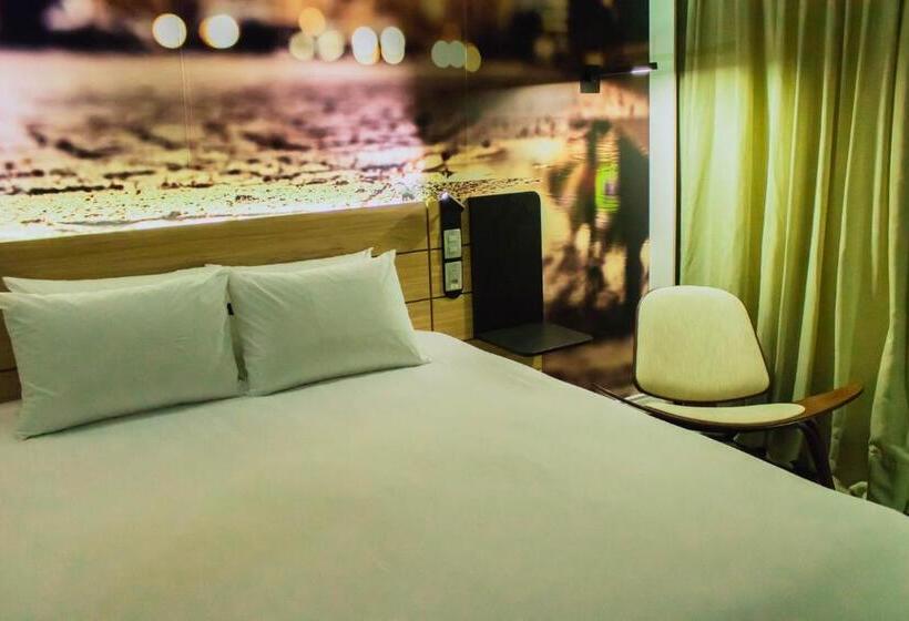 غرفة قياسية لذوى الاحتياجات الخاصة, Novotel Curitiba Batel