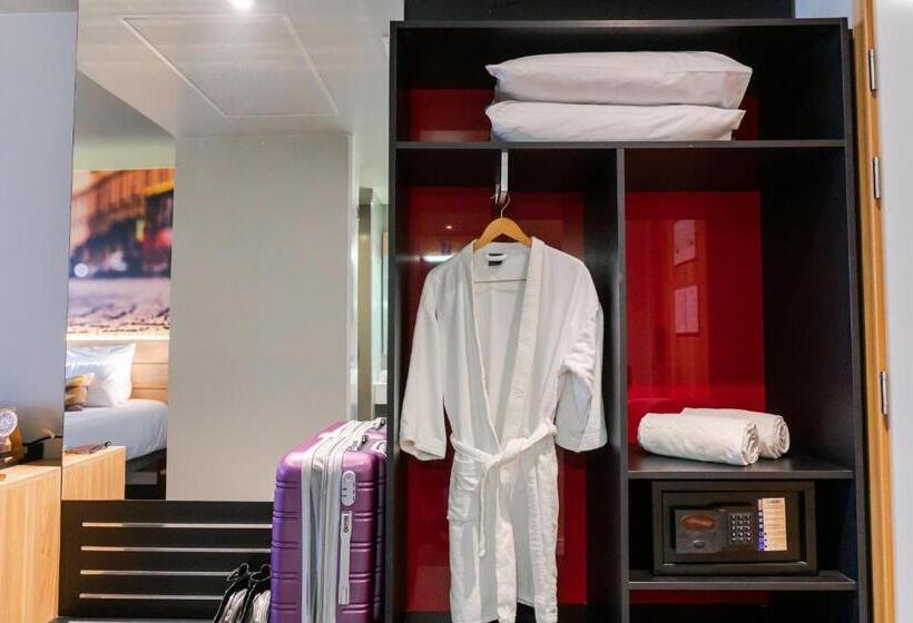 스탠다드 룸 킹사이즈 침대, Novotel Curitiba Batel