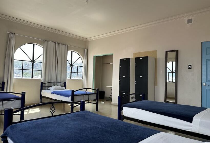 Трехместный Номер Стандарт Совместная Ванная, Hostal Andaina