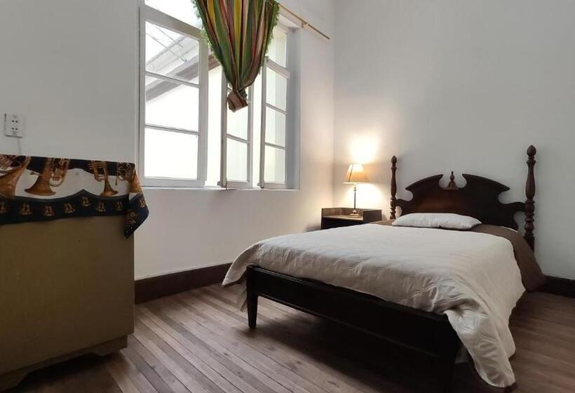 ベーシックルーム, Hostal Yakumama