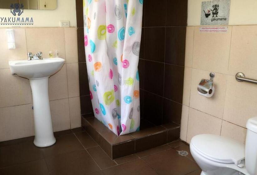 スタンダードルーム, Hostal Yakumama