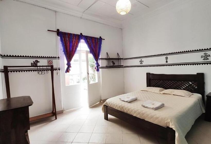 スタンダードルーム, Hostal Yakumama