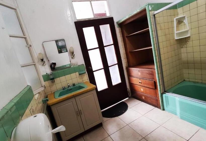 Standard room with outdoor bath, Hostal Yakumama
