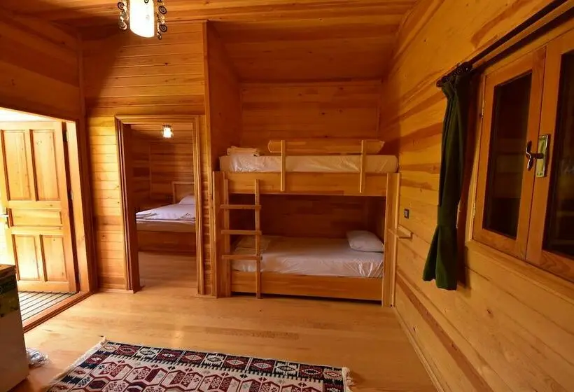 سوییت خانوادگی, Lemon Garden Lodge