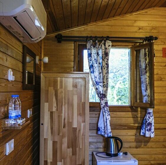 בקתה סטנדרטית, Lemon Garden Lodge