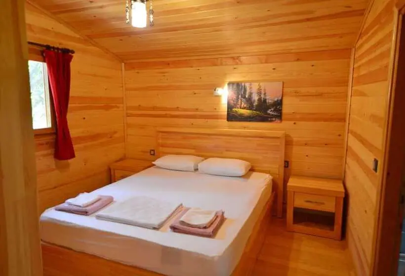 سوییت خانوادگی, Lemon Garden Lodge