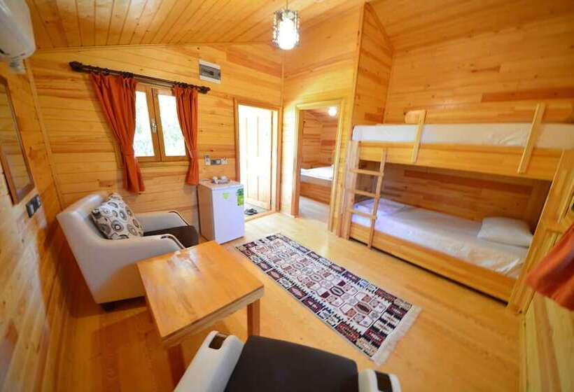 סוויטה משפחתית, Lemon Garden Lodge