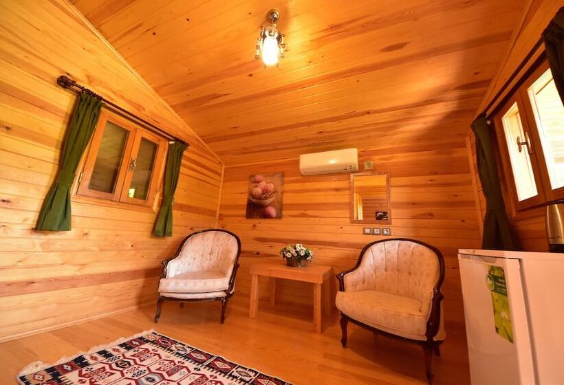 סוויטה משפחתית, Lemon Garden Lodge