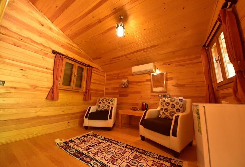 סוויטה משפחתית, Lemon Garden Lodge