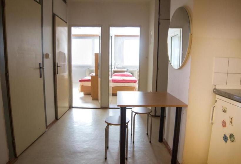 Quarto Estandar Banheiro Compartilhado, Hostel Blanice