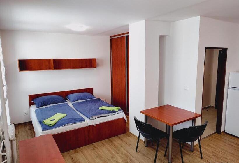 Quarto Estandar com Sacada, Hostel Blanice