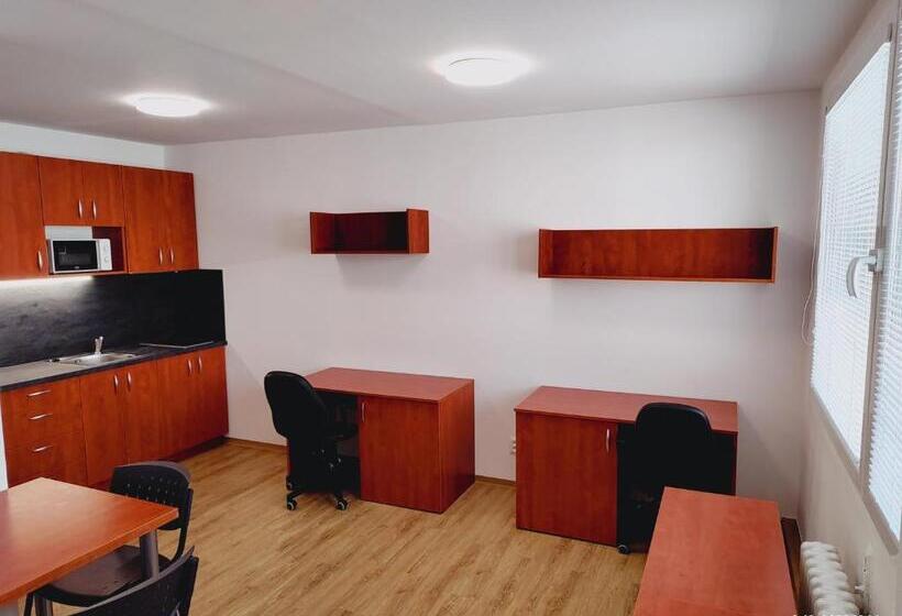 Quarto Estandar com Sacada, Hostel Blanice