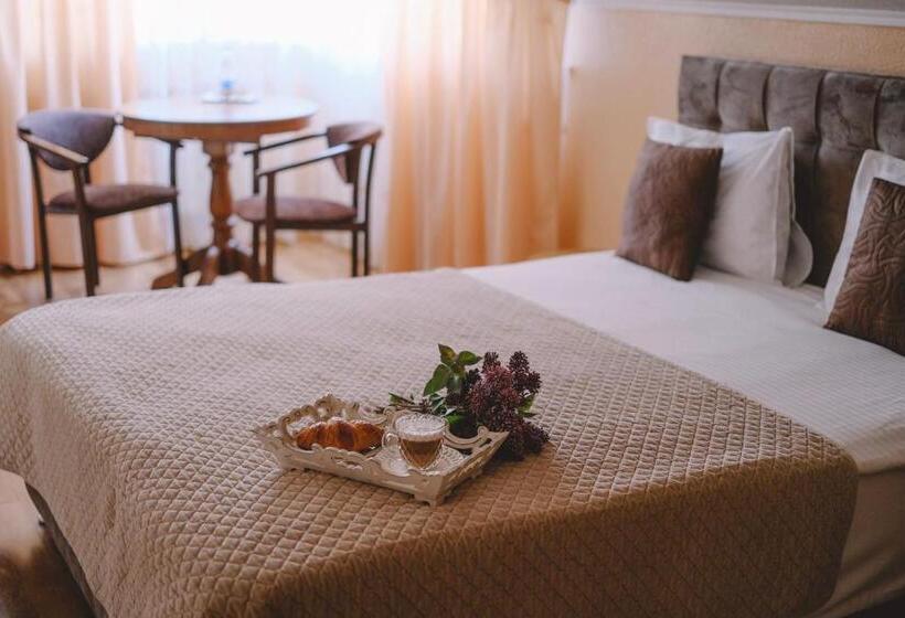 اتاق خانوادگی, & Spa Deninna