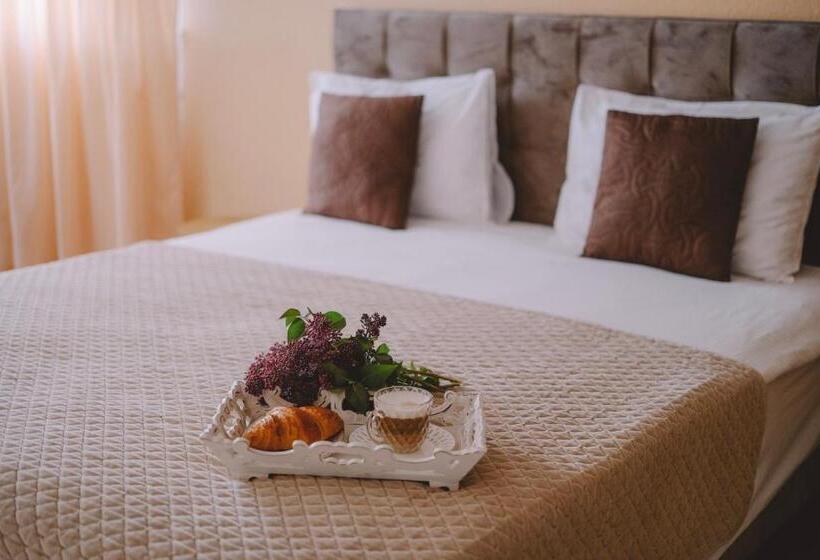 اتاق خانوادگی, & Spa Deninna