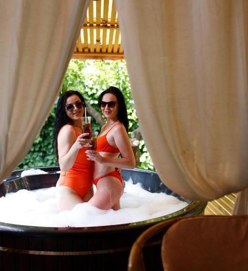 آپارتمان 2 خوابه, & Spa Deninna