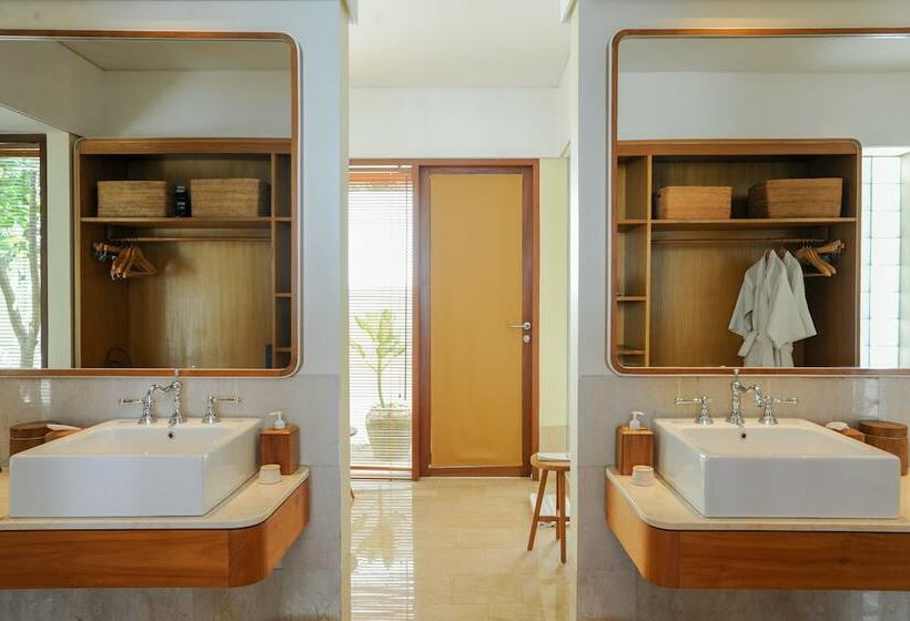 וילת חדר שינה 1 עם נוף לים, Komaneka At Keramas Beach