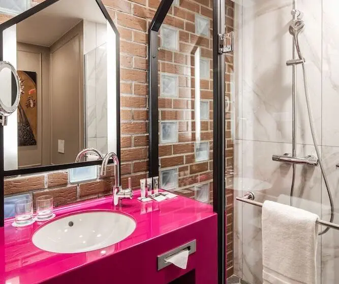 اتاق استاندارد با چشم‌انداز شهر, Mercure Kaliningrad