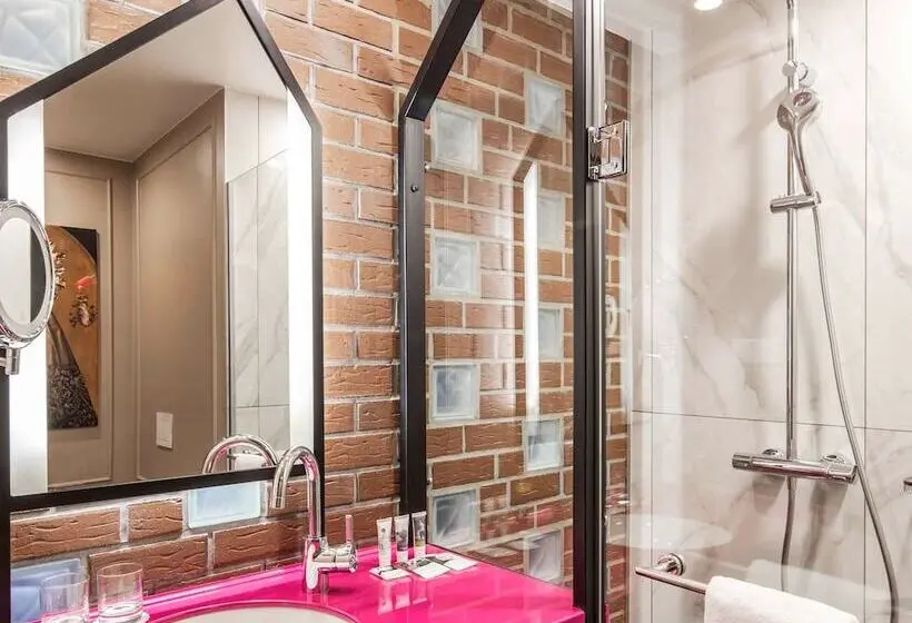 اتاق استاندارد با چشم‌انداز شهر, Mercure Kaliningrad