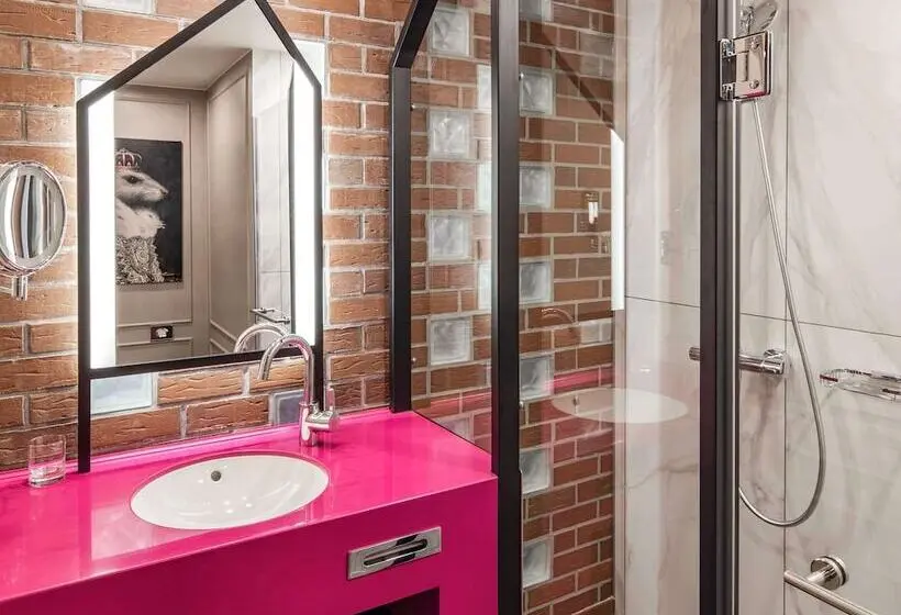 اتاق استاندارد با چشم‌انداز دریاچه, Mercure Kaliningrad