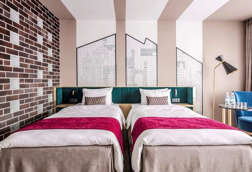 اتاق استاندارد با چشمانداز دریاچه, Mercure Kaliningrad