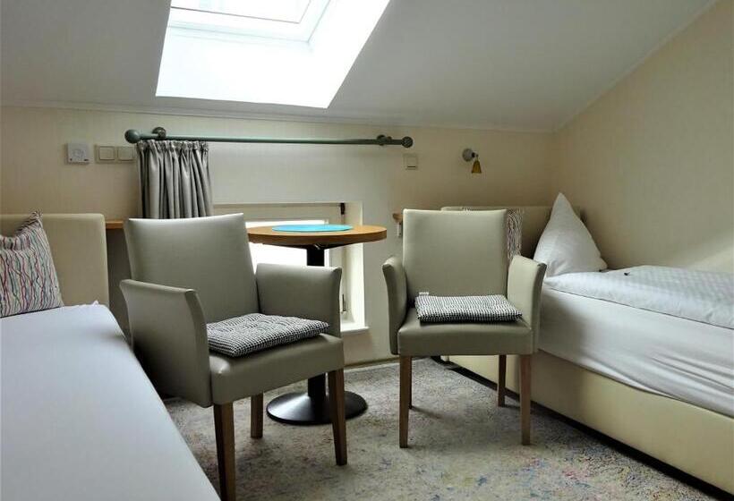 חדר סטנדרט לארבעה, Pension Zur Fährbrücke