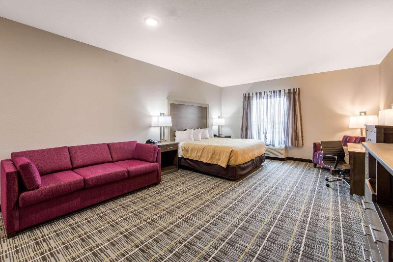 מיטת קינג בסוויטה, Quality Inn & Suites Carlsbad Caverns Area